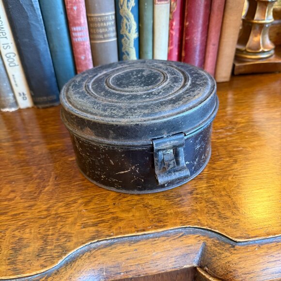Primitive Antique 1800s Round Spice Tin with 4 Canisters - Picture 6 of 17